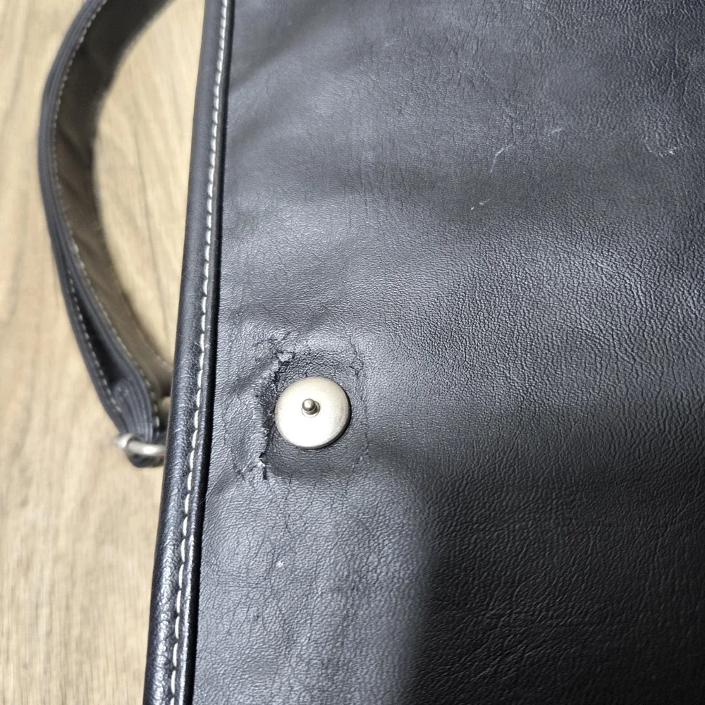 Walt Disney World Multi Pocket Latching Briefcase Mickey‎ Hands & Heads Read
